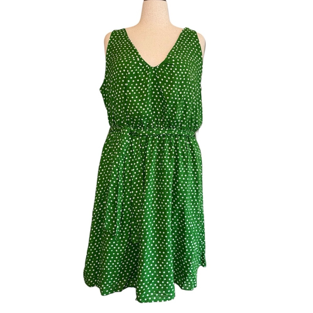 Green & white dot v-neck tie-waist dress 1X